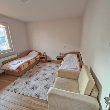 Guest House Belitsa بيت للعطل